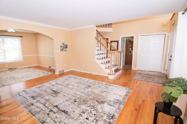 19 Mann Boulevard, Halfmoon, NY 12065