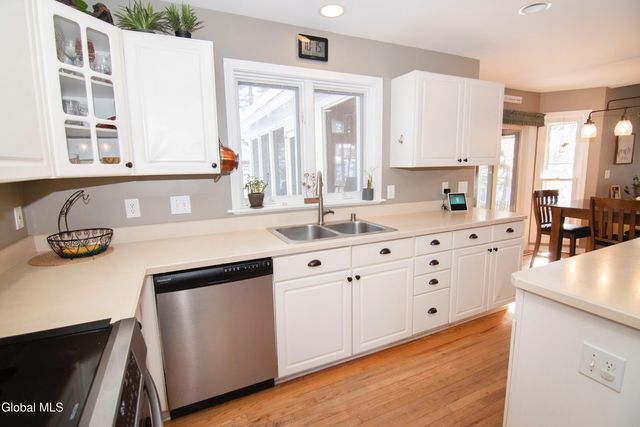 19 Mann Boulevard, Halfmoon, NY 12065