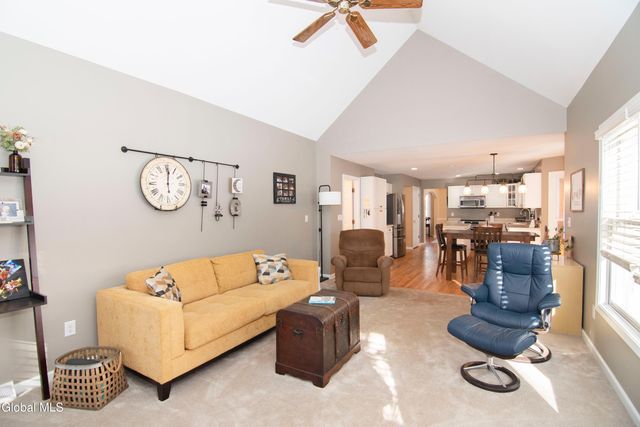 19 Mann Boulevard, Halfmoon, NY 12065