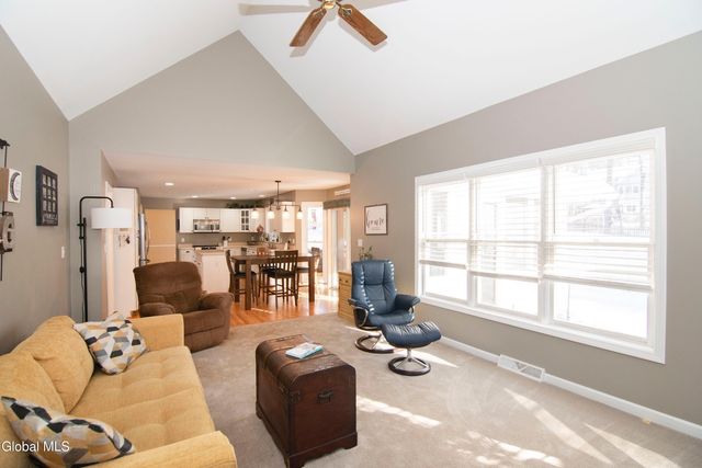 19 Mann Boulevard, Halfmoon, NY 12065