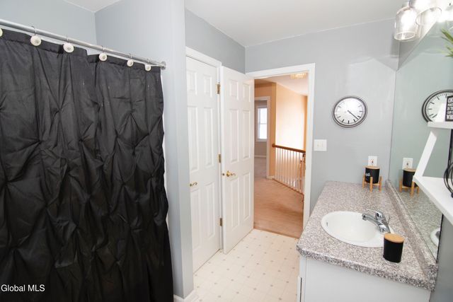 19 Mann Boulevard, Halfmoon, NY 12065