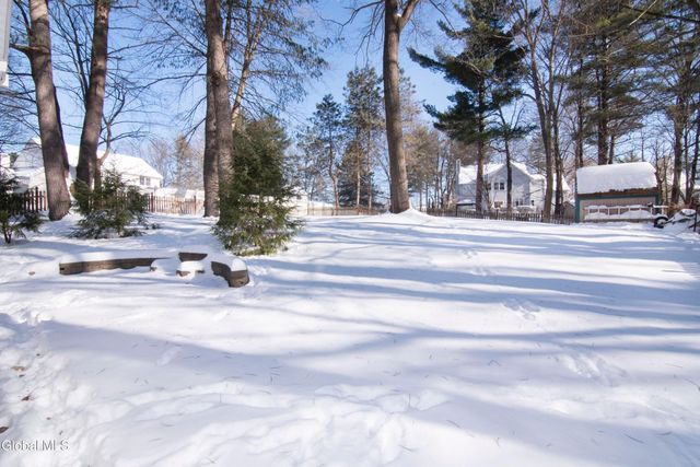 19 Mann Boulevard, Halfmoon, NY 12065