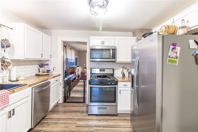 302 Cline Street, Pleasant Hill, MO 64080