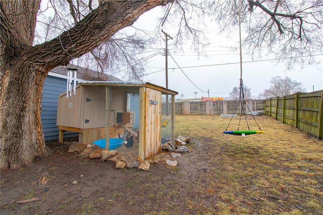 302 Cline Street, Pleasant Hill, MO 64080