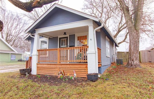 302 Cline Street, Pleasant Hill, MO 64080