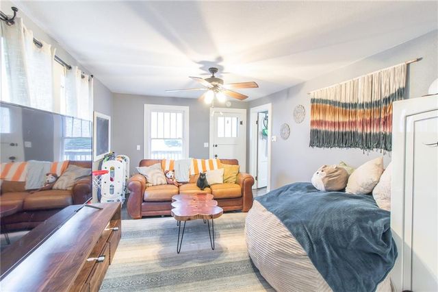 302 Cline Street, Pleasant Hill, MO 64080