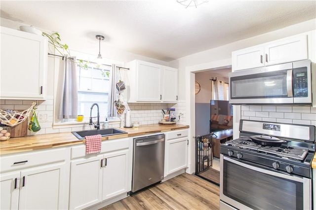 302 Cline Street, Pleasant Hill, MO 64080