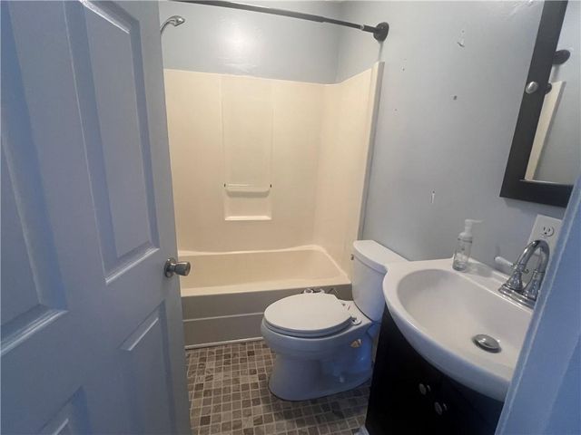 201 Grogan NE Road, White, GA 30184