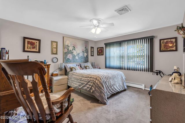 113 Edgewater Court, Toms River, NJ 08757