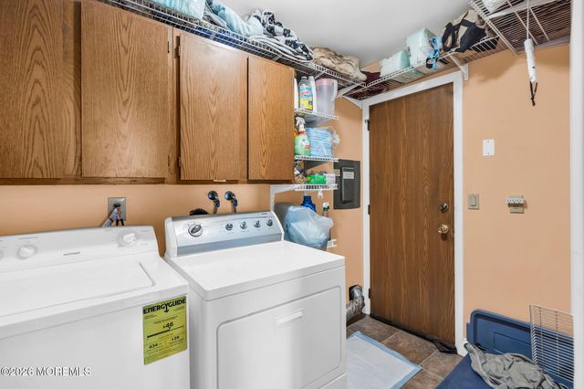 113 Edgewater Court, Toms River, NJ 08757