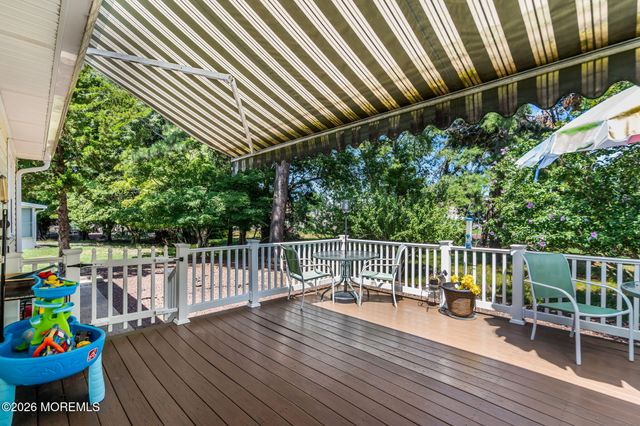 113 Edgewater Court, Toms River, NJ 08757