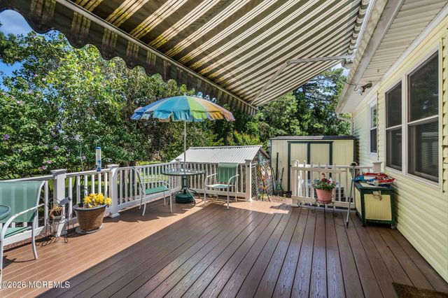 113 Edgewater Court, Toms River, NJ 08757