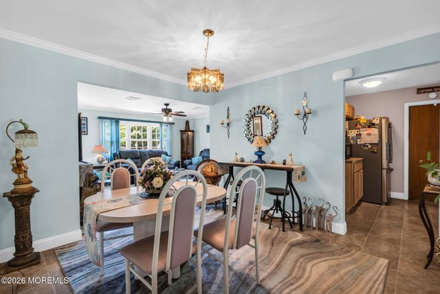 113 Edgewater Court, Toms River, NJ 08757