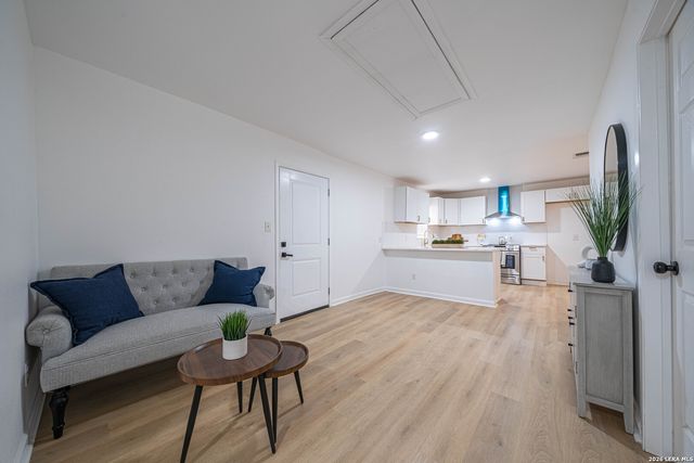 303 Victor, San Antonio, TX 78209