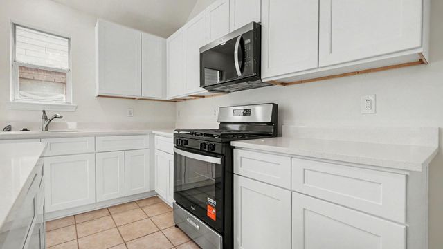 1819 Manor Drive, Baytown, TX 77521
