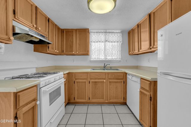 12101 Fred Carter Drive, El Paso, TX 79936