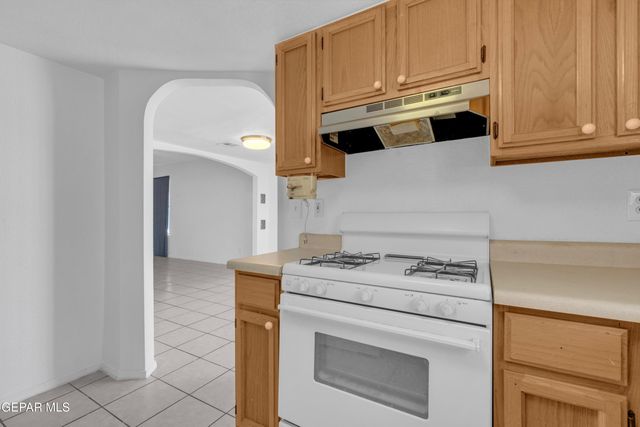 12101 Fred Carter Drive, El Paso, TX 79936