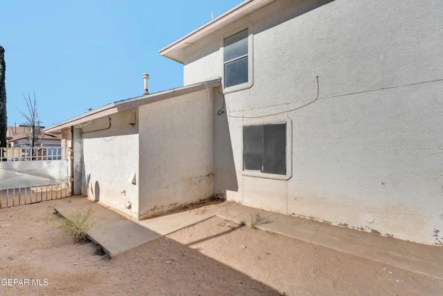 12101 Fred Carter Drive, El Paso, TX 79936