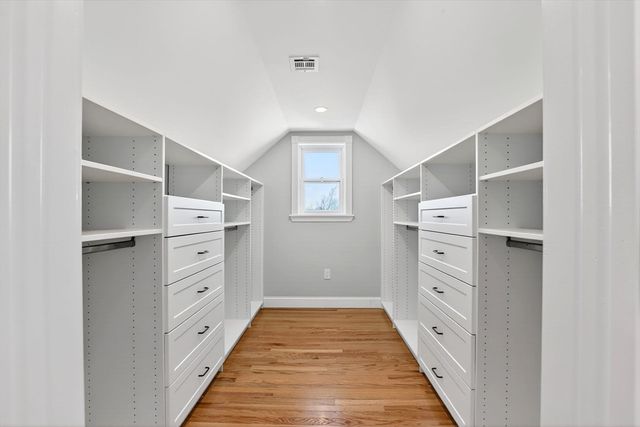 1 Goddard Dr, Nahant, MA 01908