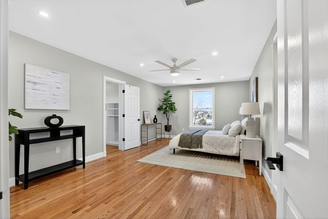 1 Goddard Dr, Nahant, MA 01908