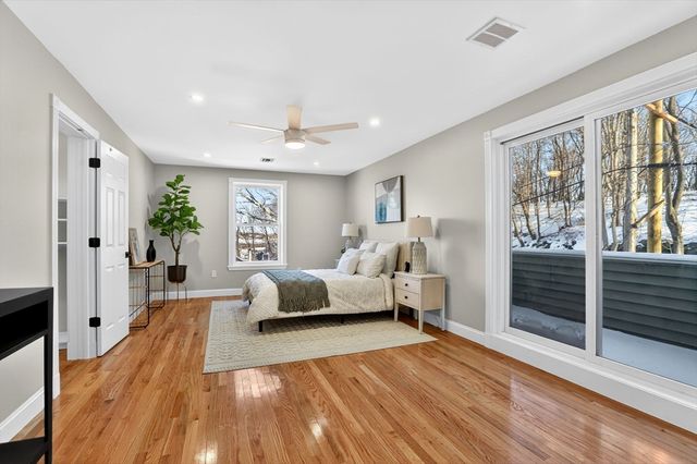 1 Goddard Dr, Nahant, MA 01908