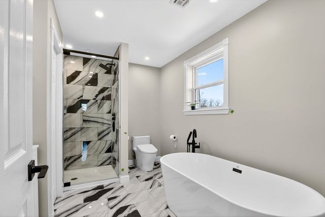 1 Goddard Dr, Nahant, MA 01908