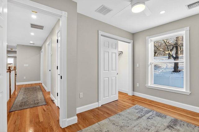 1 Goddard Dr, Nahant, MA 01908