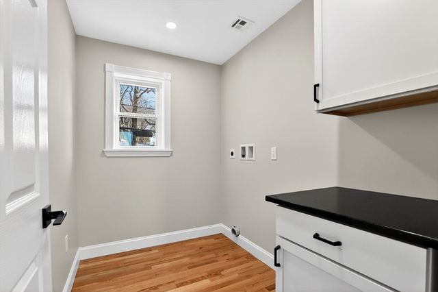 1 Goddard Dr, Nahant, MA 01908