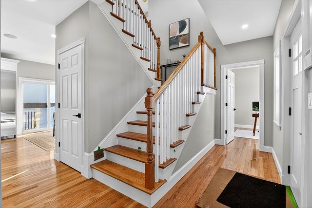 1 Goddard Dr, Nahant, MA 01908