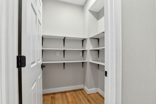 1 Goddard Dr, Nahant, MA 01908