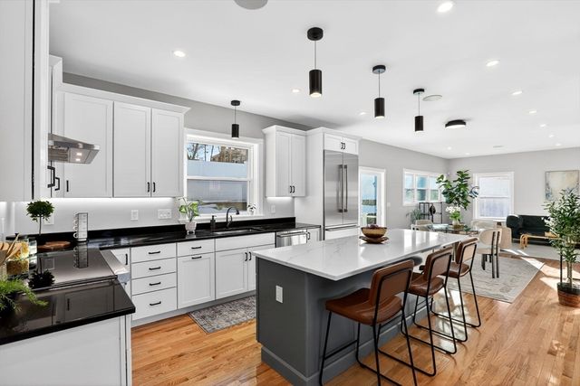 1 Goddard Dr, Nahant, MA 01908