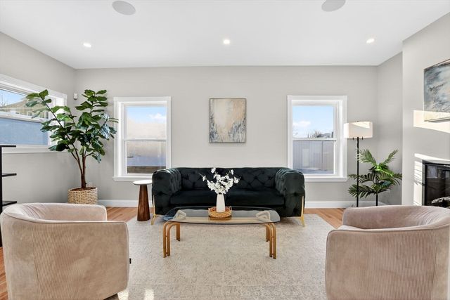 1 Goddard Dr, Nahant, MA 01908