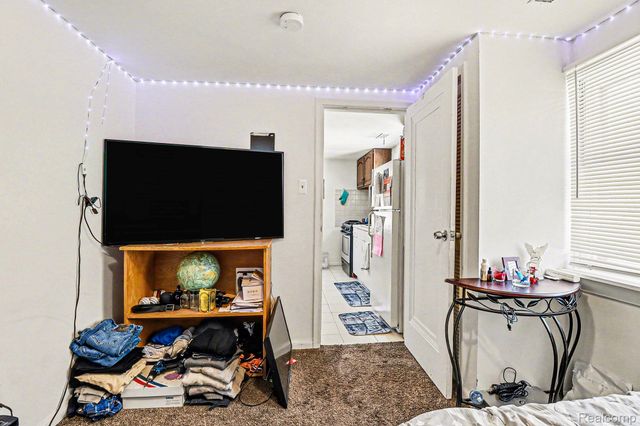 8129 Westminster Avenue, Warren, MI 48089