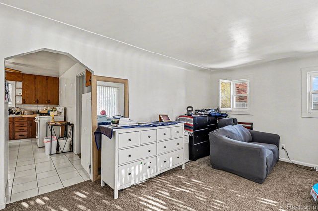 8129 Westminster Avenue, Warren, MI 48089