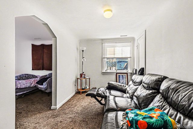 8129 Westminster Avenue, Warren, MI 48089