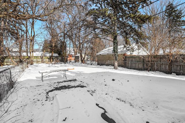 8129 Westminster Avenue, Warren, MI 48089