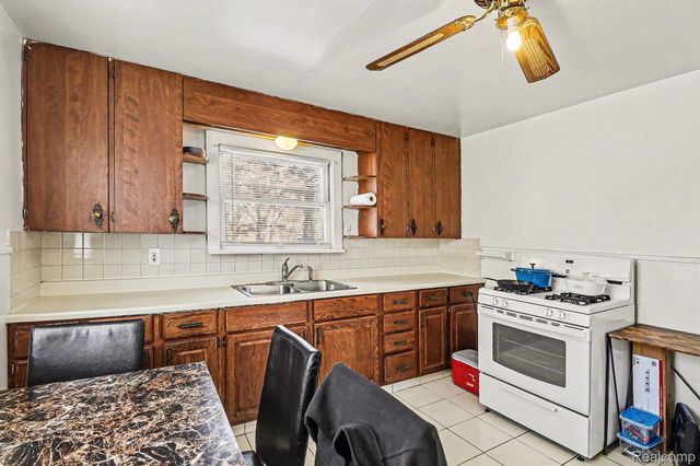 8129 Westminster Avenue, Warren, MI 48089