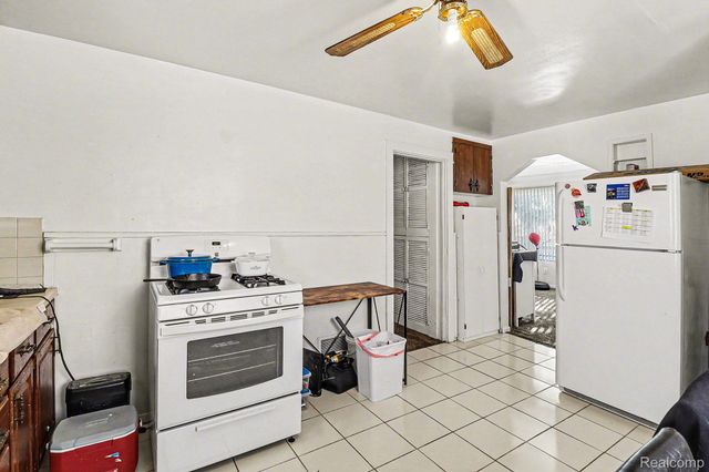 8129 Westminster Avenue, Warren, MI 48089