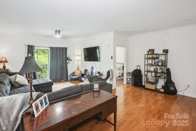 630 Calvert Street 410, Charlotte, NC 28208