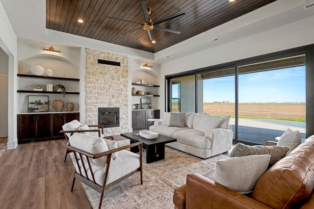 24411 W Stone Bottom St, Goddard, KS 67052