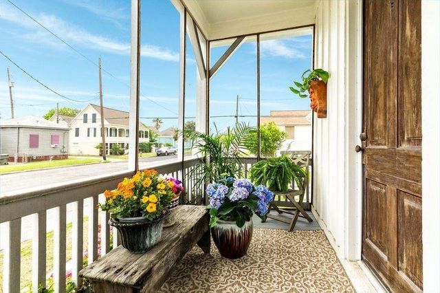 1207 15th Street, Galveston, TX 77550