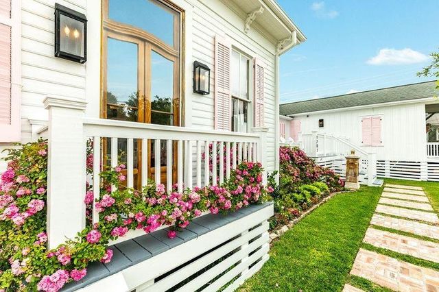 1207 15th Street, Galveston, TX 77550