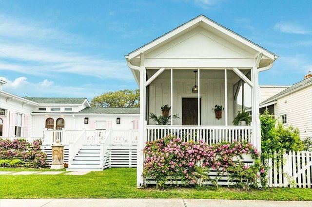 1207 15th Street, Galveston, TX 77550