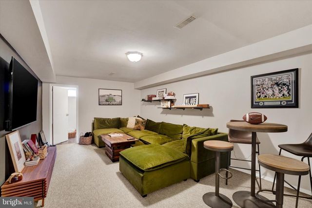 60 HICKORY DR, Manchester, PA 17345