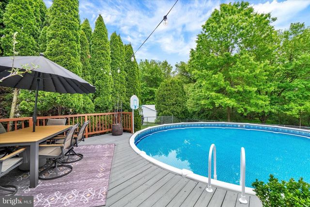 60 HICKORY DR, Manchester, PA 17345