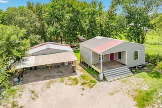 2689 Cr-32, Angleton, TX 77515