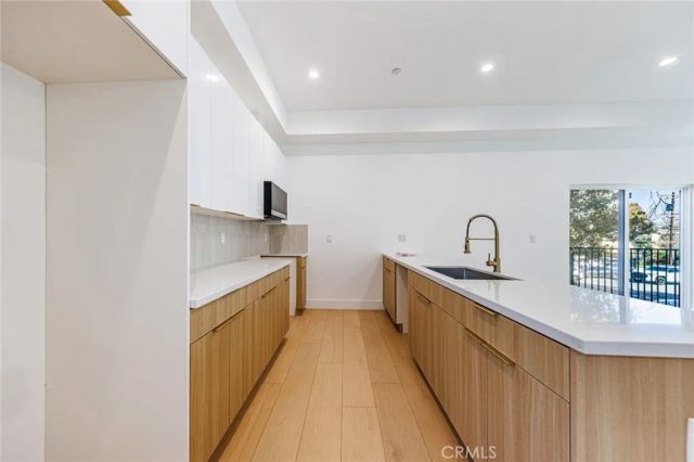 5935 Woodman, Sherman Oaks, CA 91401