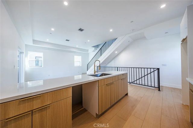 5935 Woodman, Sherman Oaks, CA 91401