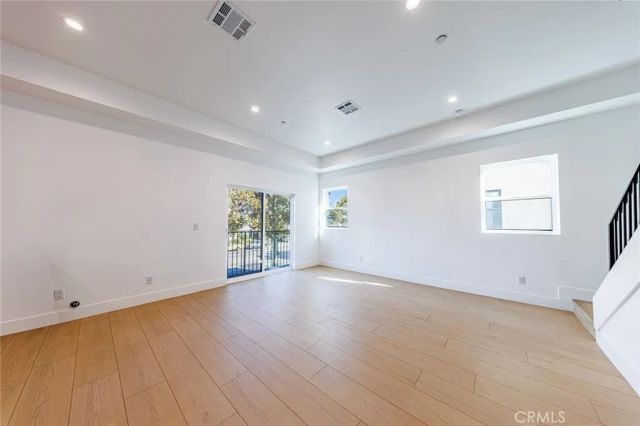 5935 Woodman, Sherman Oaks, CA 91401