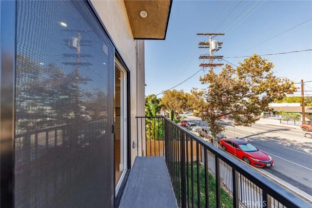 5935 Woodman, Sherman Oaks, CA 91401